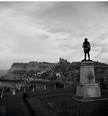 Whitby, Cook Monument